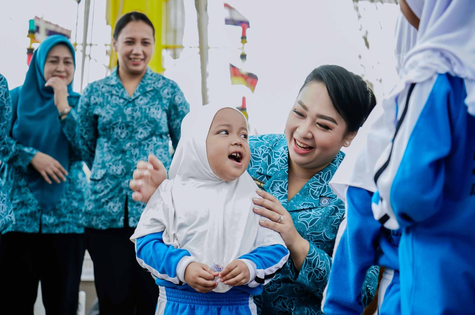 Airin Rico Waas Ajak Siswa PAUD dan TK Belajar Sambil Bermain di KRI Bima Suci